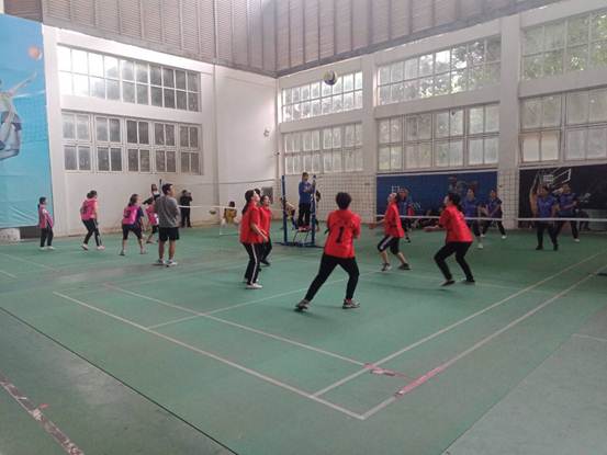 说明: 人文女队比赛中